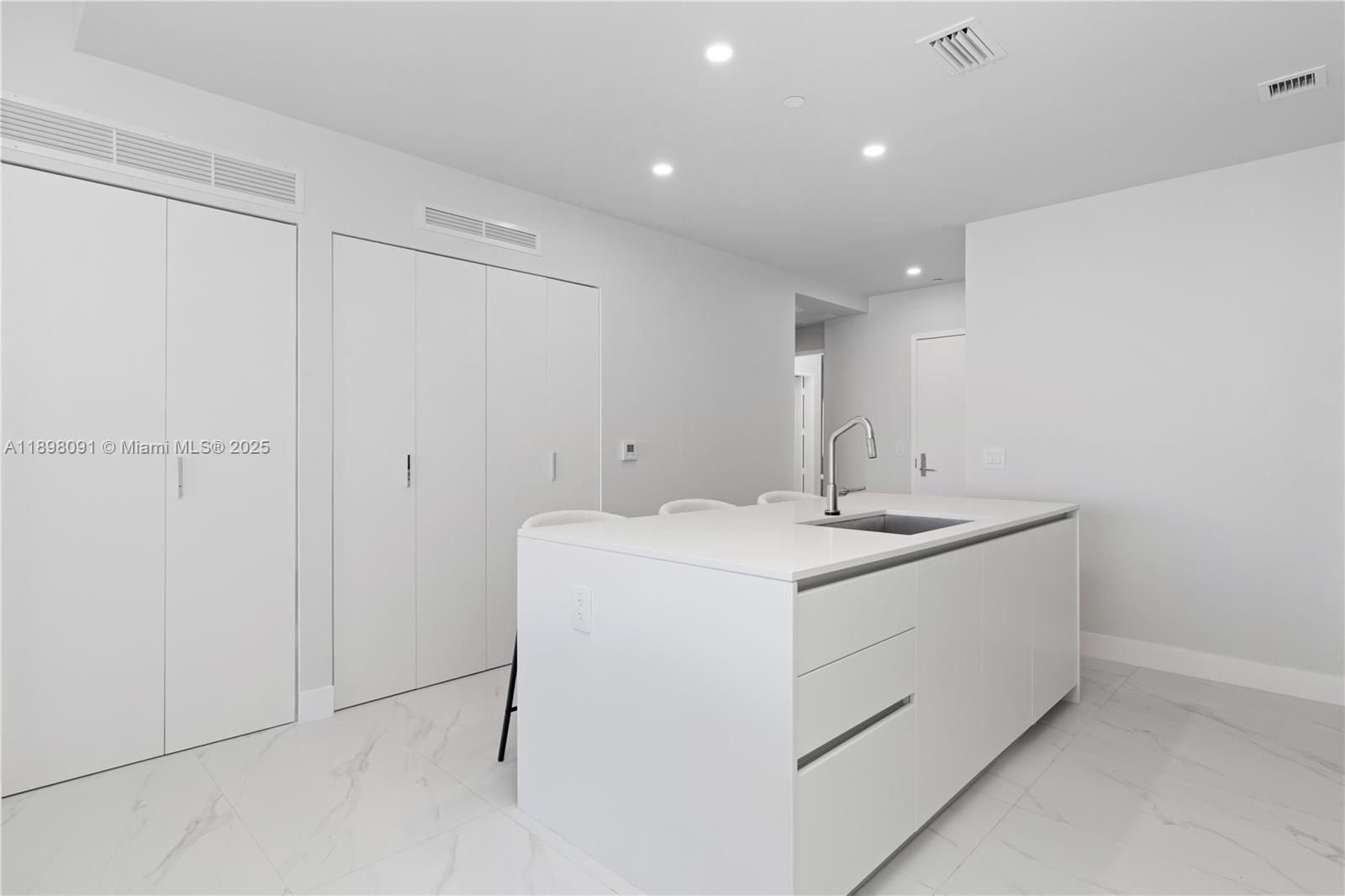 700 NE 24th St #4002 Miami, FL 33137