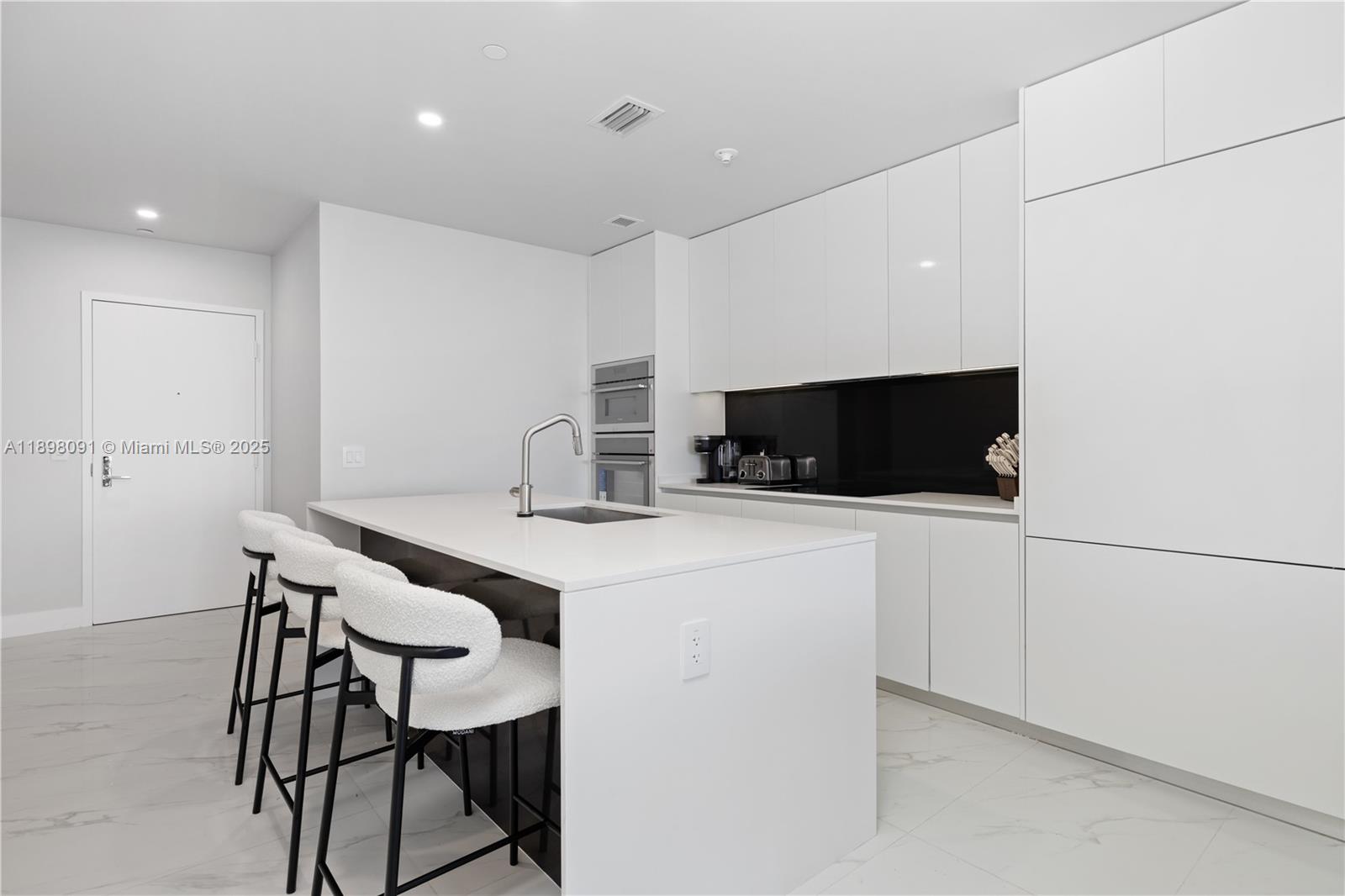 700 NE 24th St #4002 Miami, FL 33137