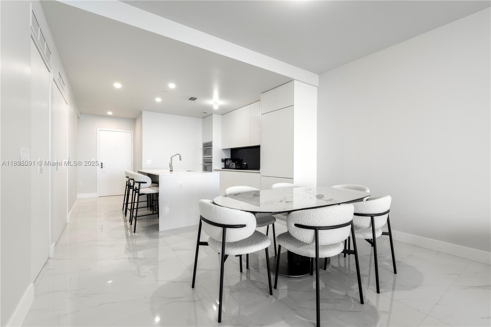 700 NE 24th St #4002 Miami, FL 33137