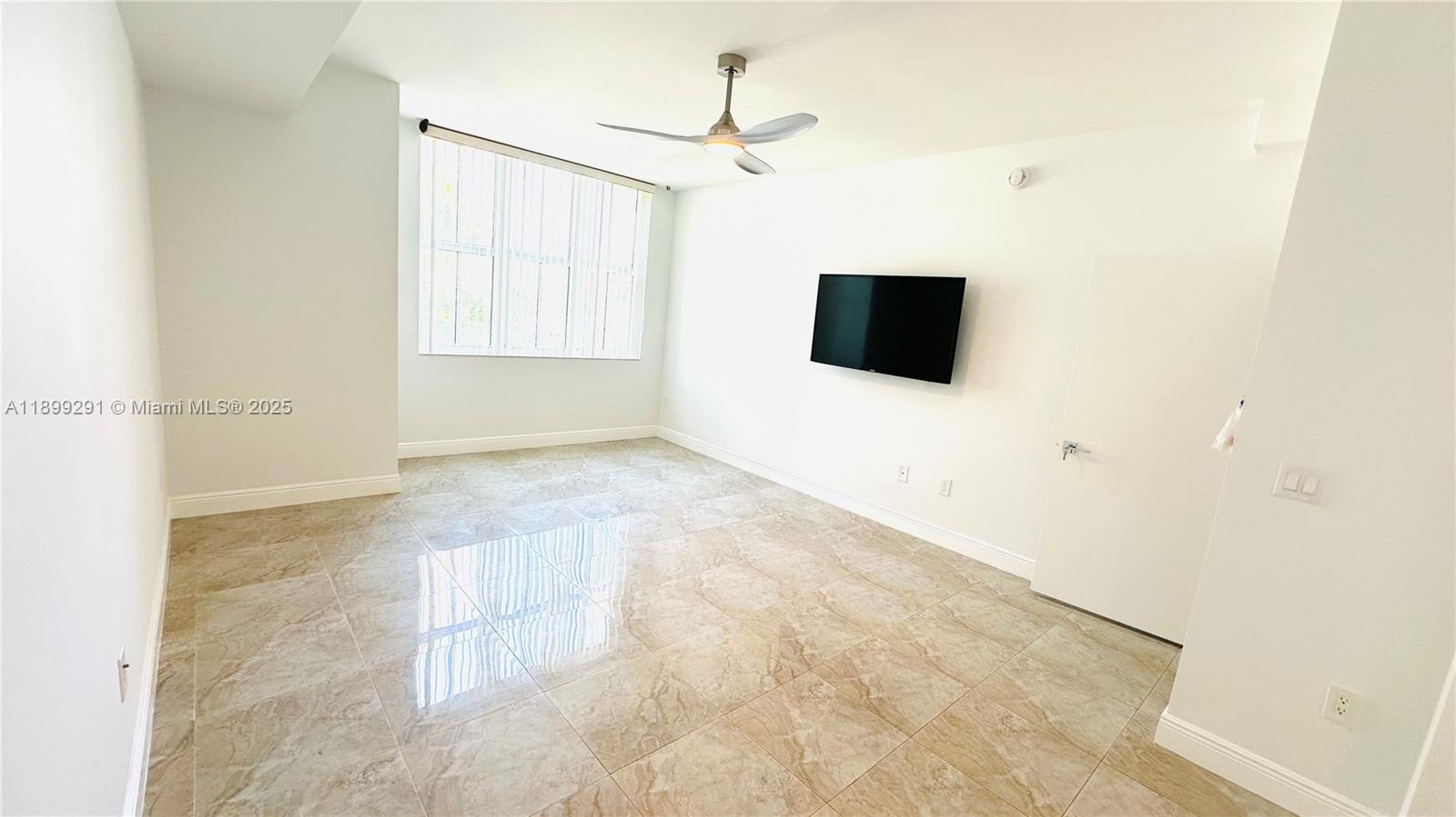 image Aventura Marina Tower 120