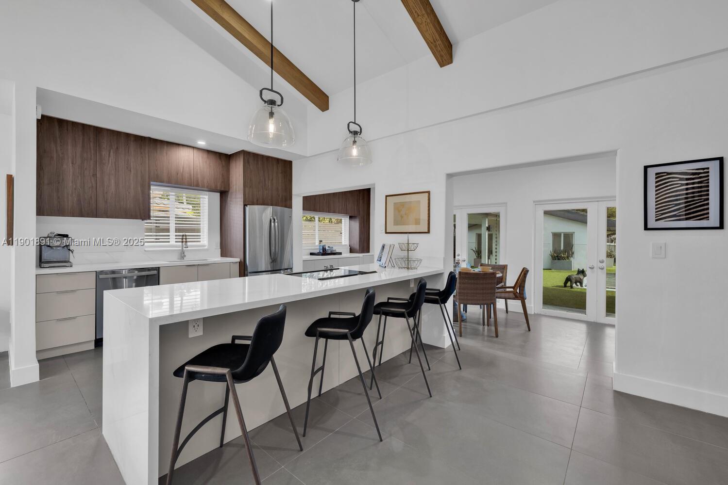 901 NW 7th St Rd Miami, FL 33136