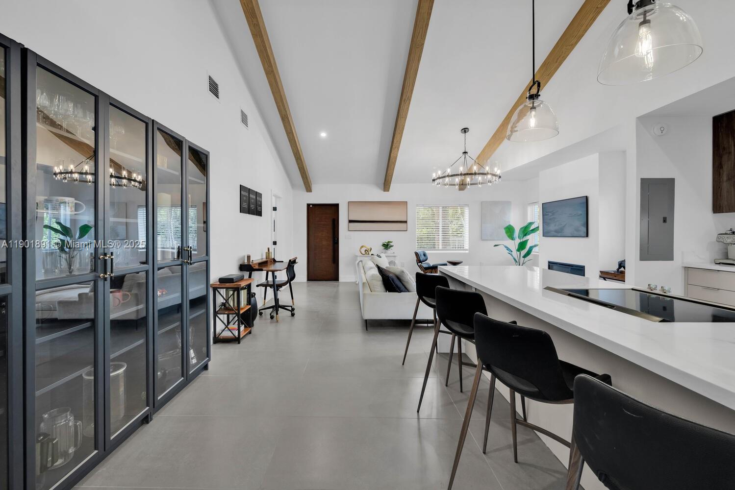 901 NW 7th St Rd Miami, FL 33136