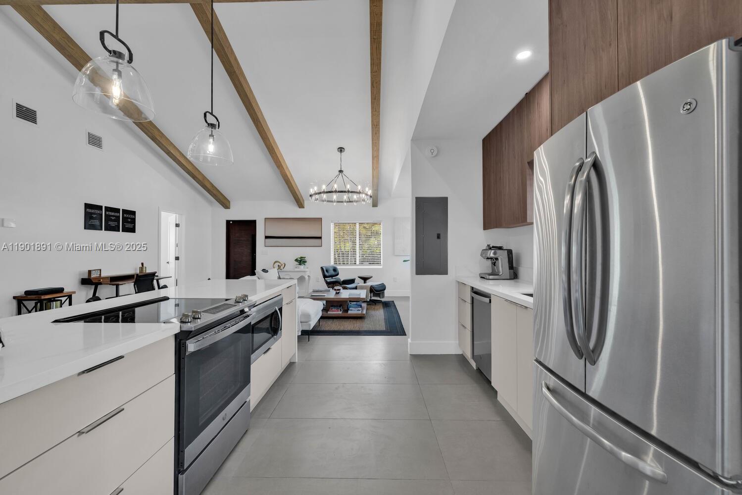 901 NW 7th St Rd Miami, FL 33136