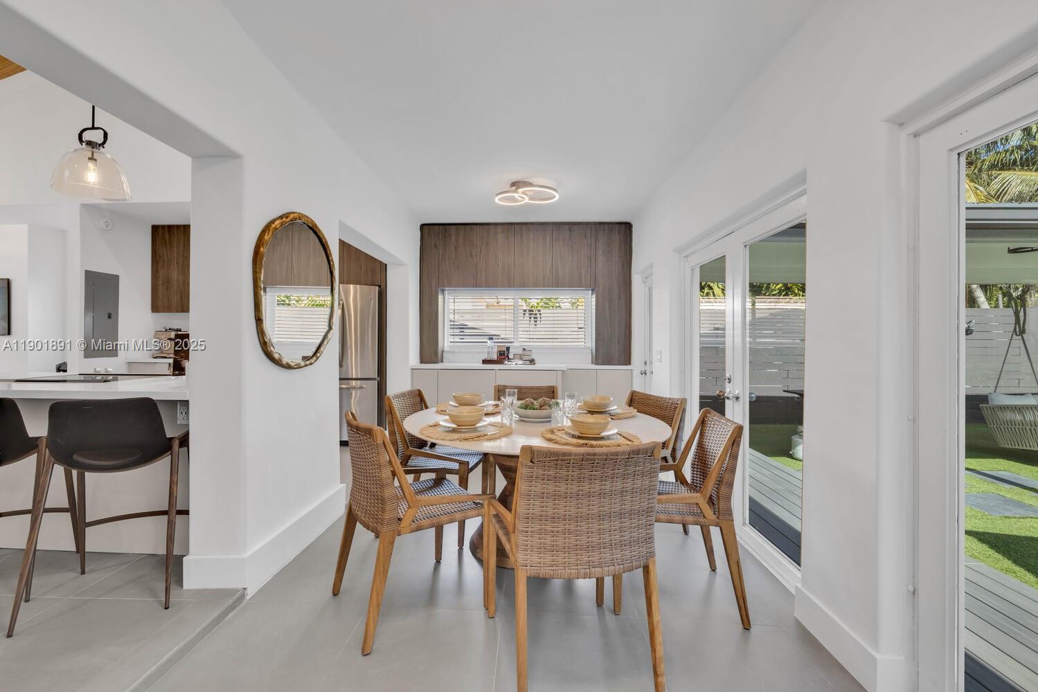 901 NW 7th St Rd Miami, FL 33136