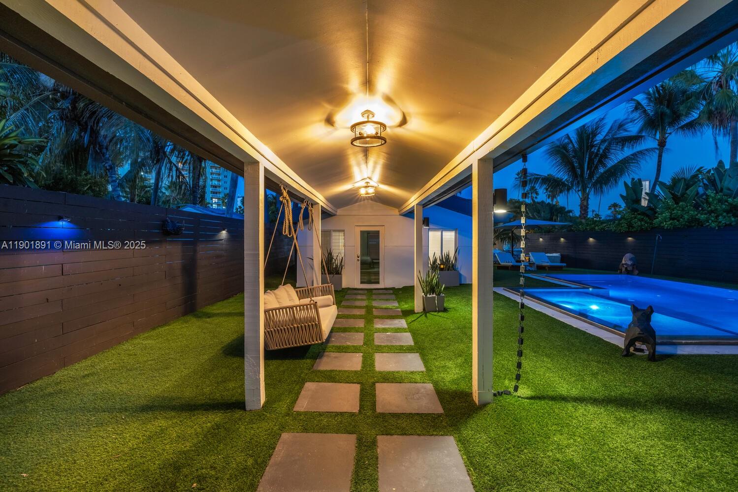 901 NW 7th St Rd Miami, FL 33136