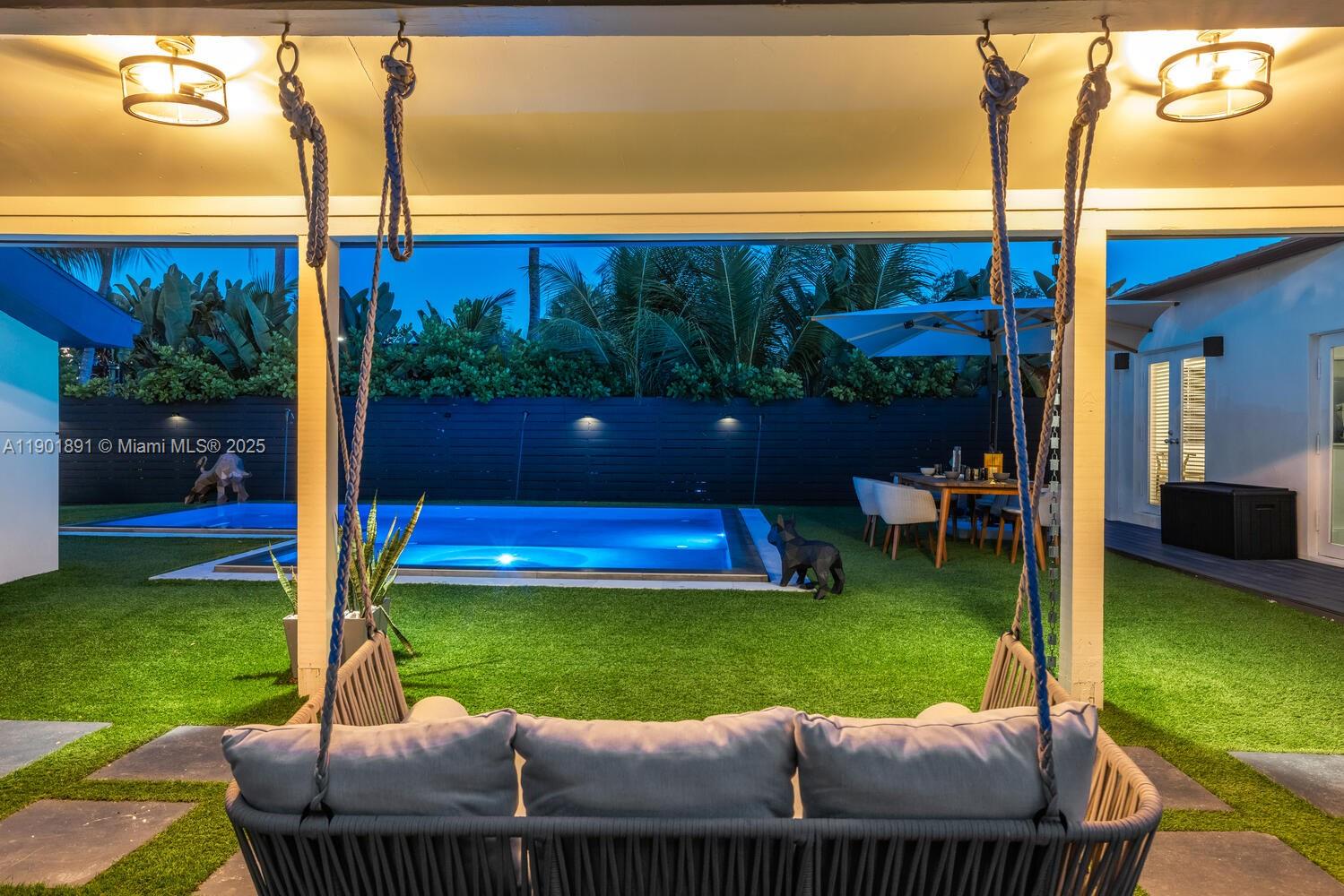 901 NW 7th St Rd Miami, FL 33136