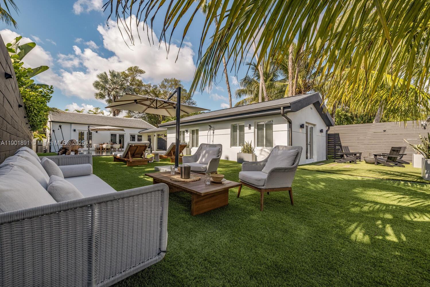 901 NW 7th St Rd Miami, FL 33136