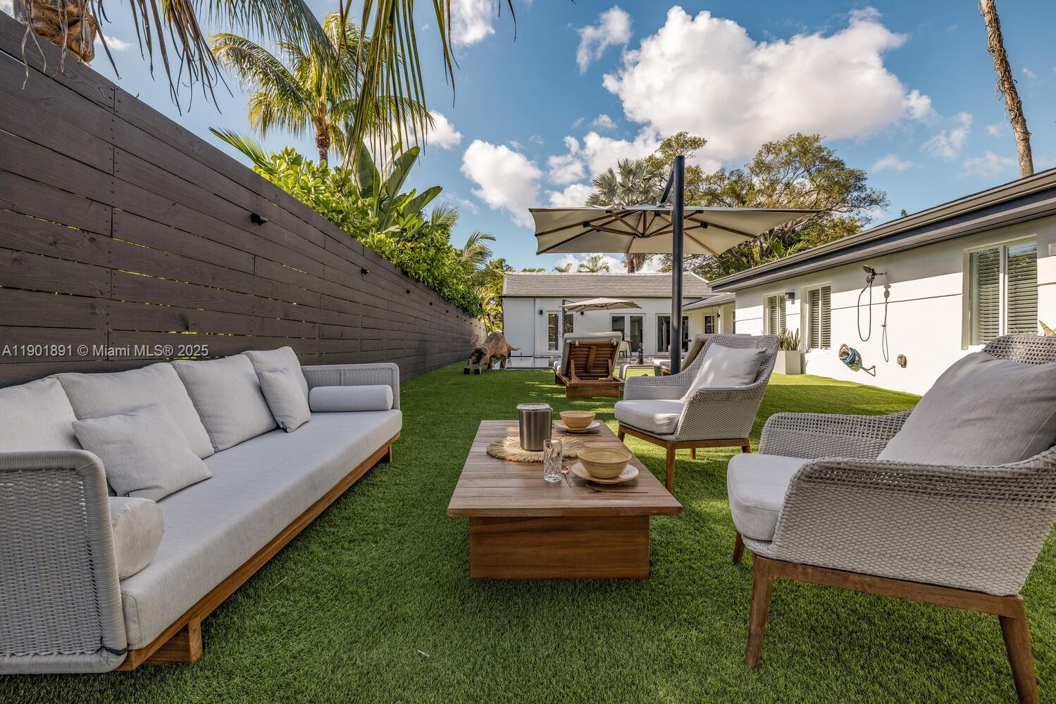 901 NW 7th St Rd Miami, FL 33136