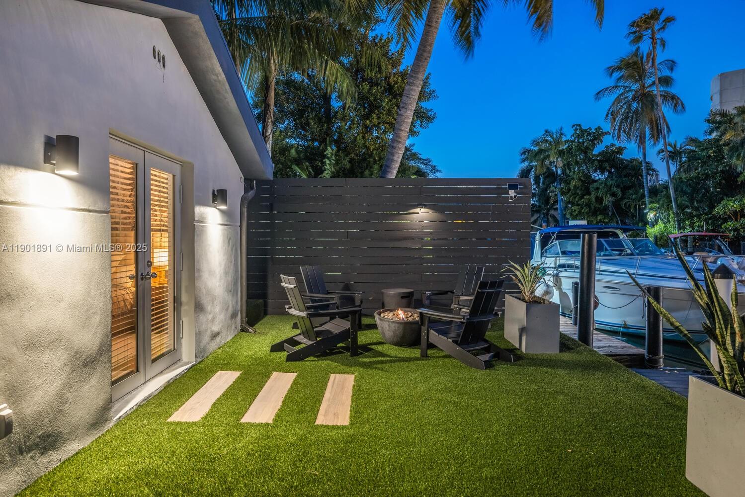 901 NW 7th St Rd Miami, FL 33136