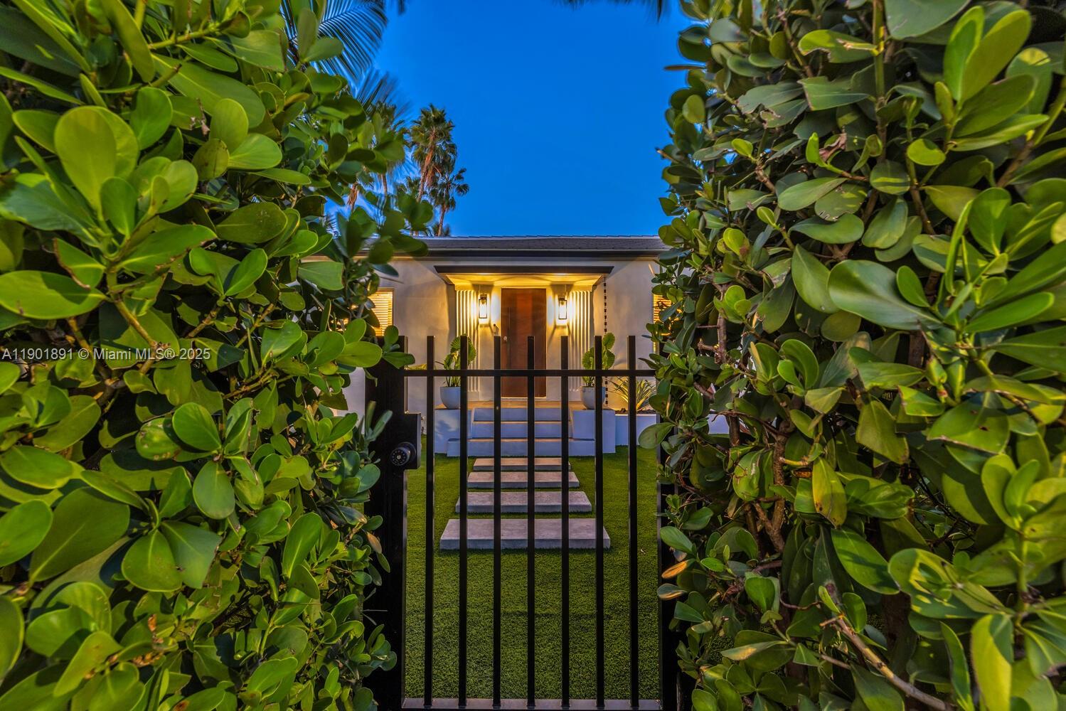 901 NW 7th St Rd Miami, FL 33136