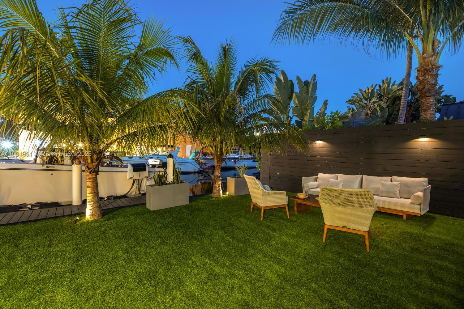 901 NW 7th St Rd Miami, FL 33136