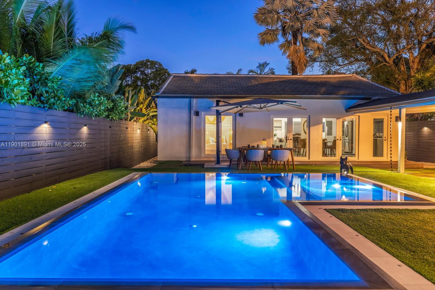 901 NW 7th St Rd Miami, FL 33136