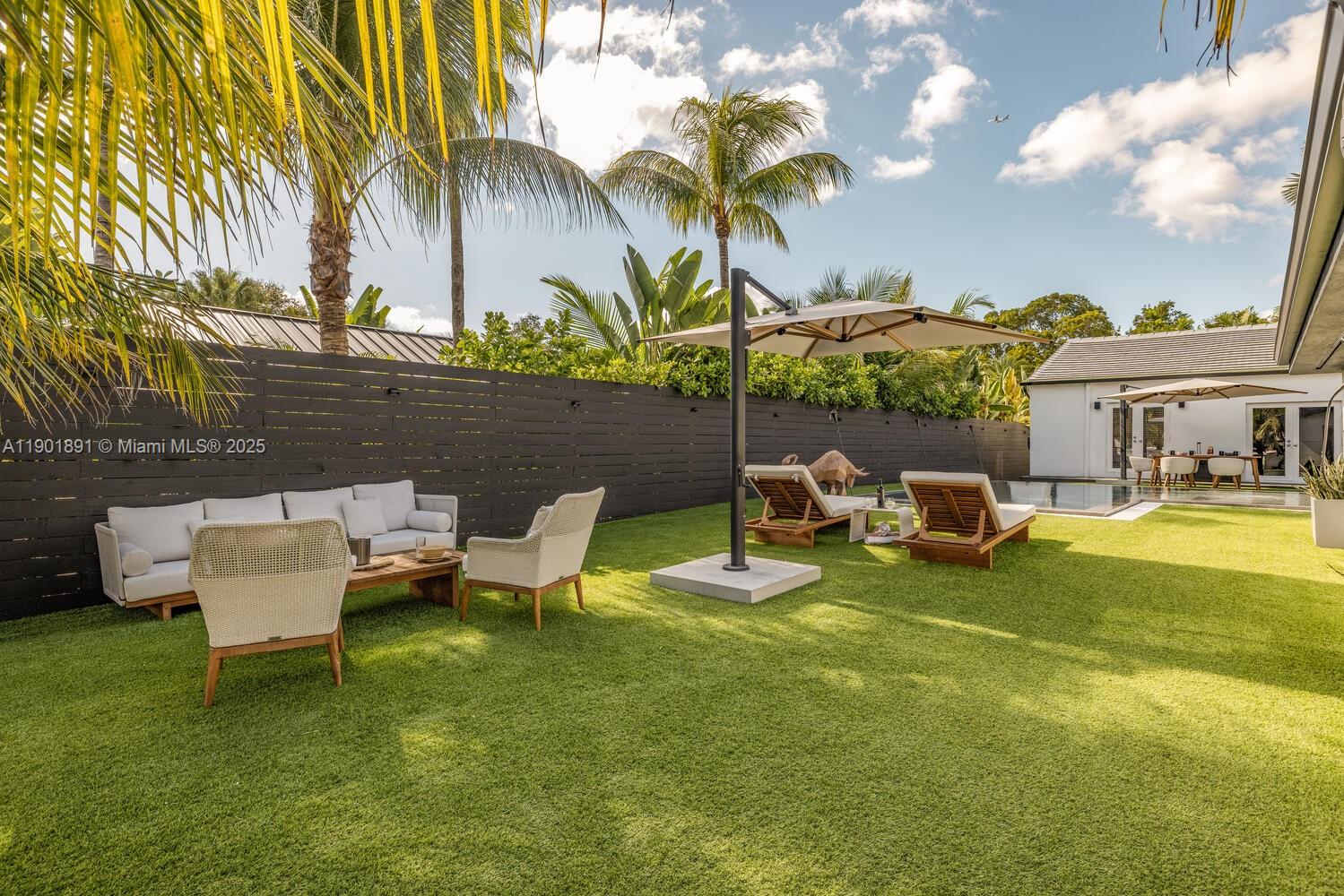 901 NW 7th St Rd Miami, FL 33136