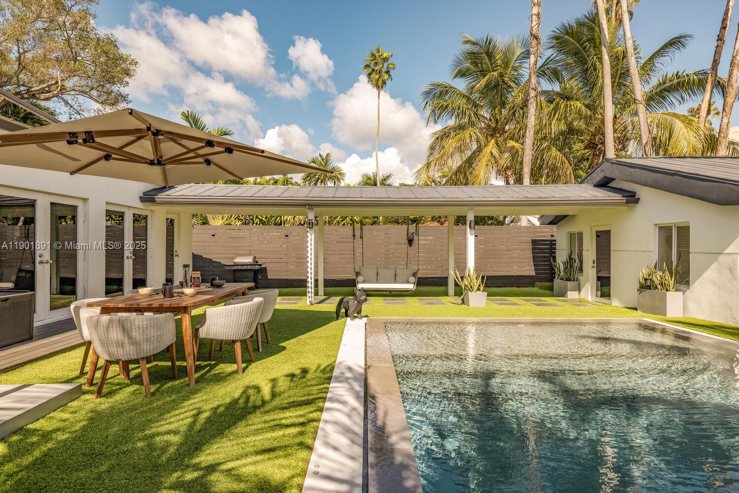 901 NW 7th St Rd Miami, FL 33136