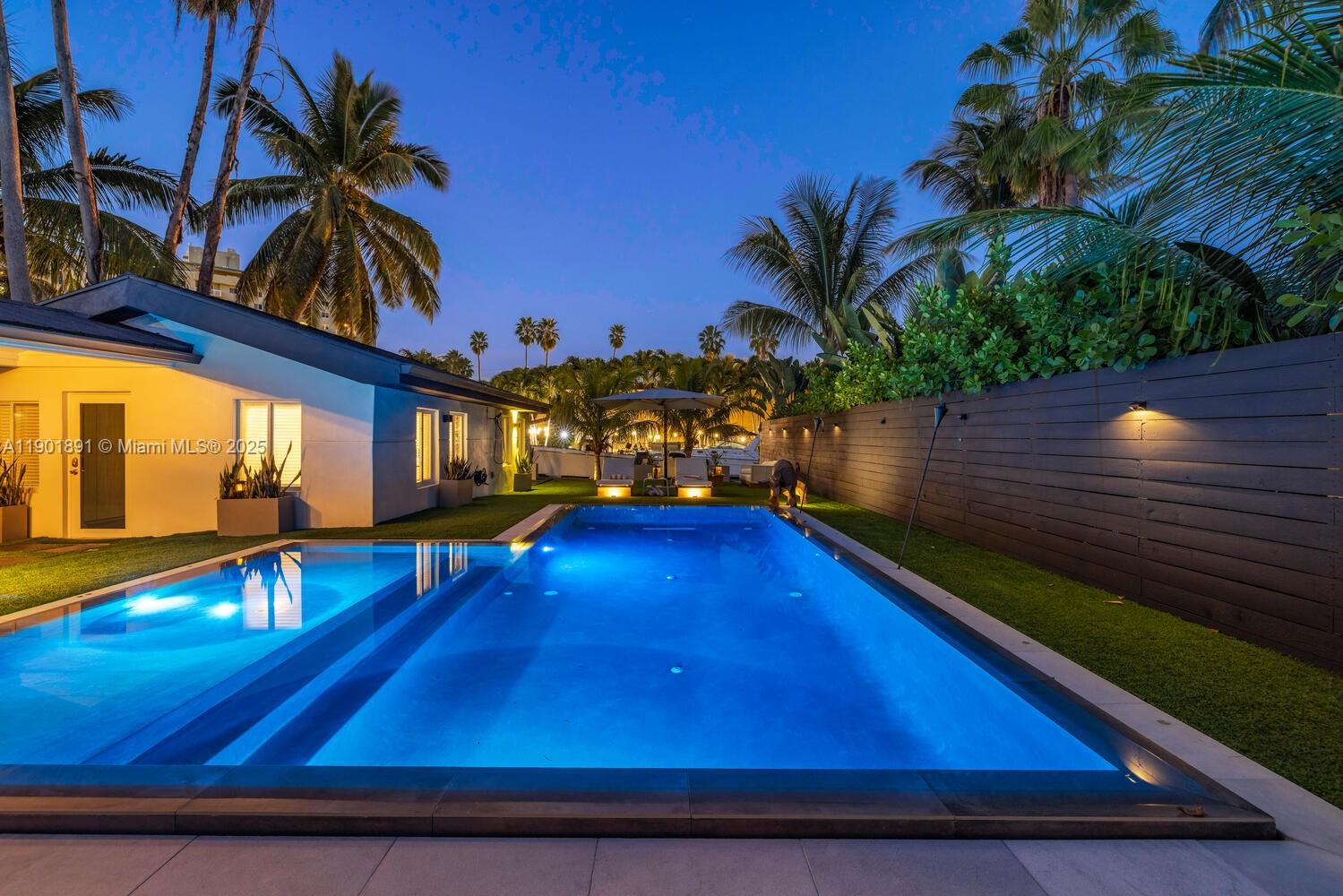 901 NW 7th St Rd Miami, FL 33136