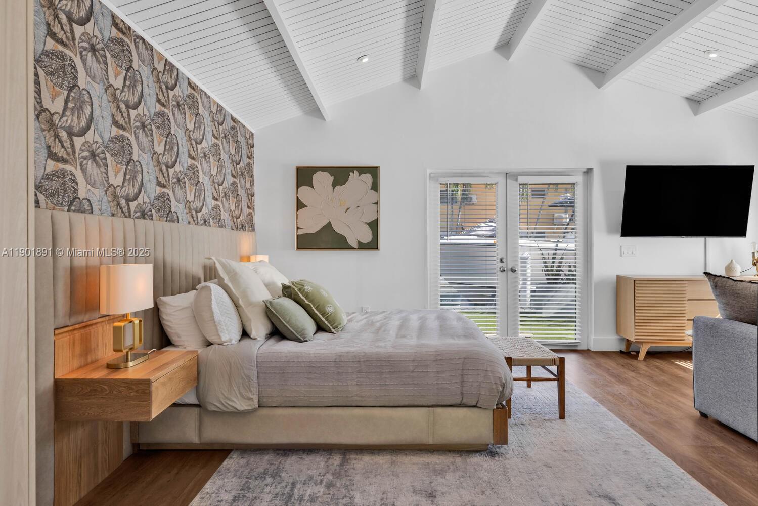 901 NW 7th St Rd Miami, FL 33136