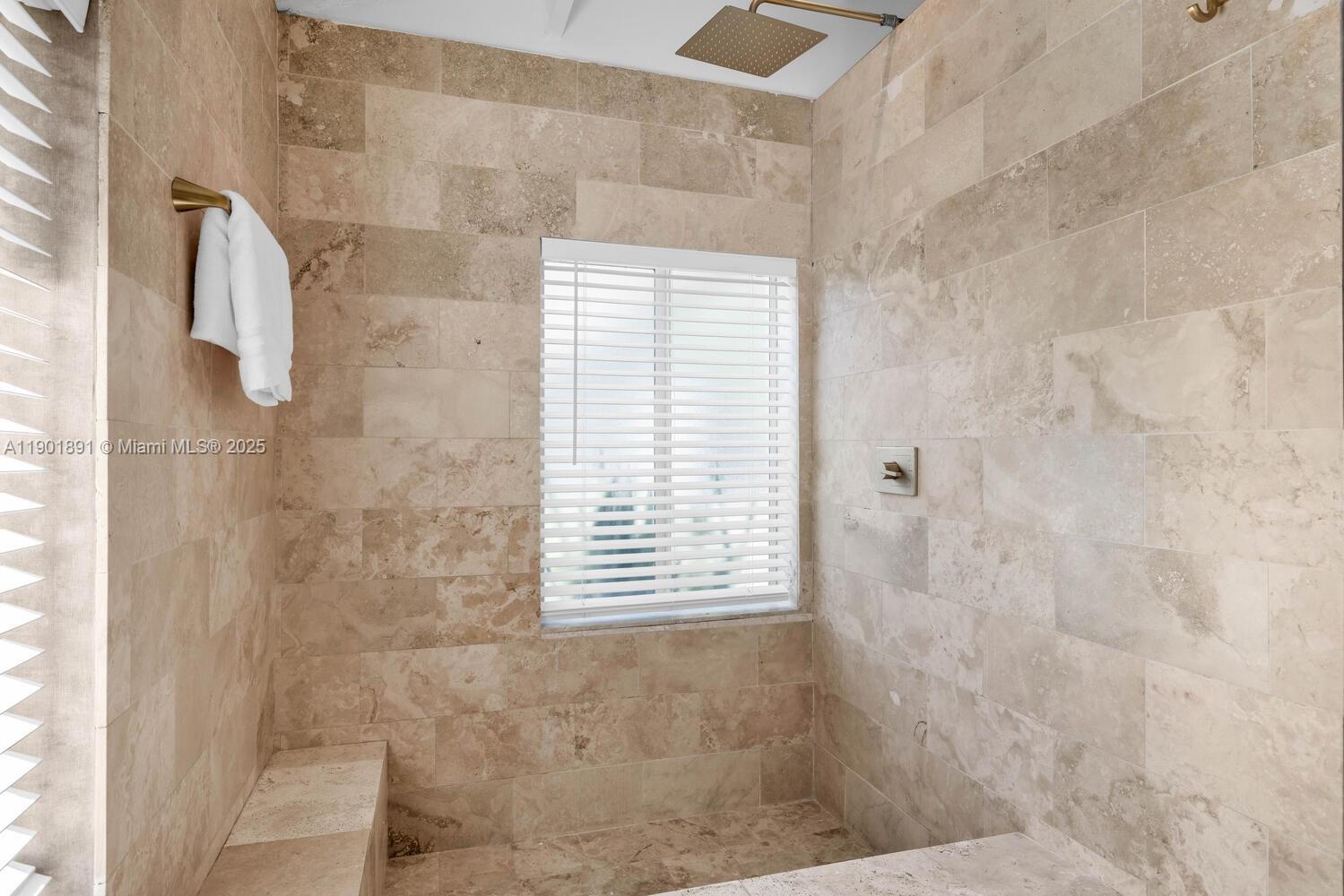 901 NW 7th St Rd Miami, FL 33136