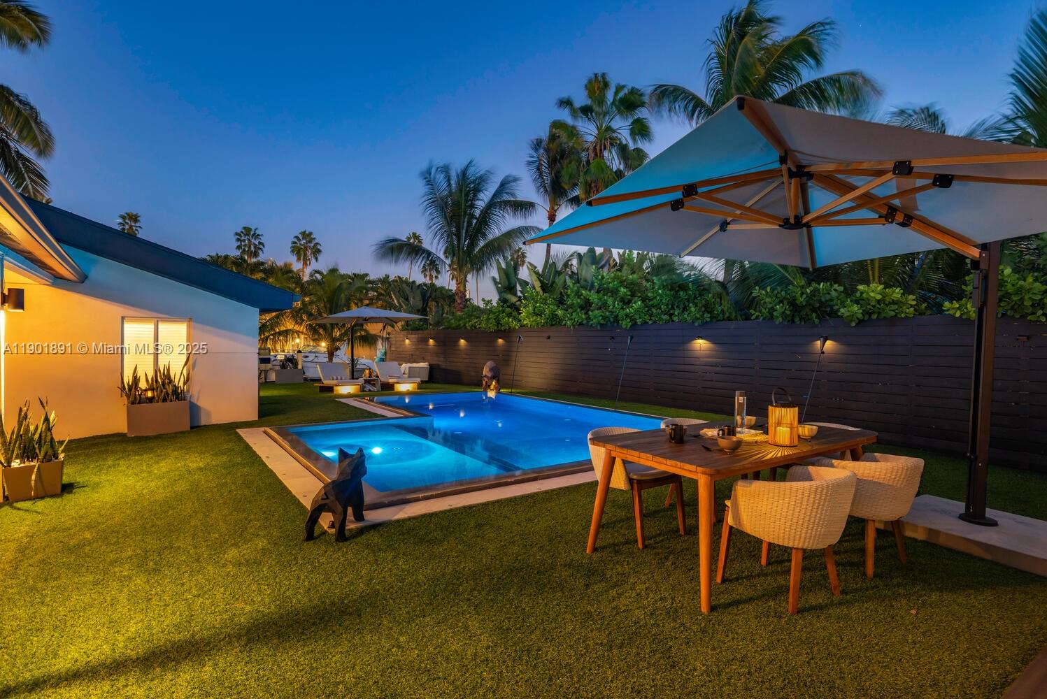 901 NW 7th St Rd Miami, FL 33136