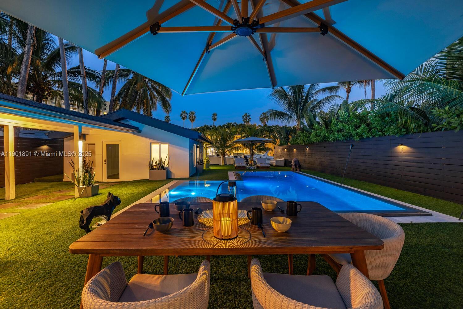 901 NW 7th St Rd Miami, FL 33136