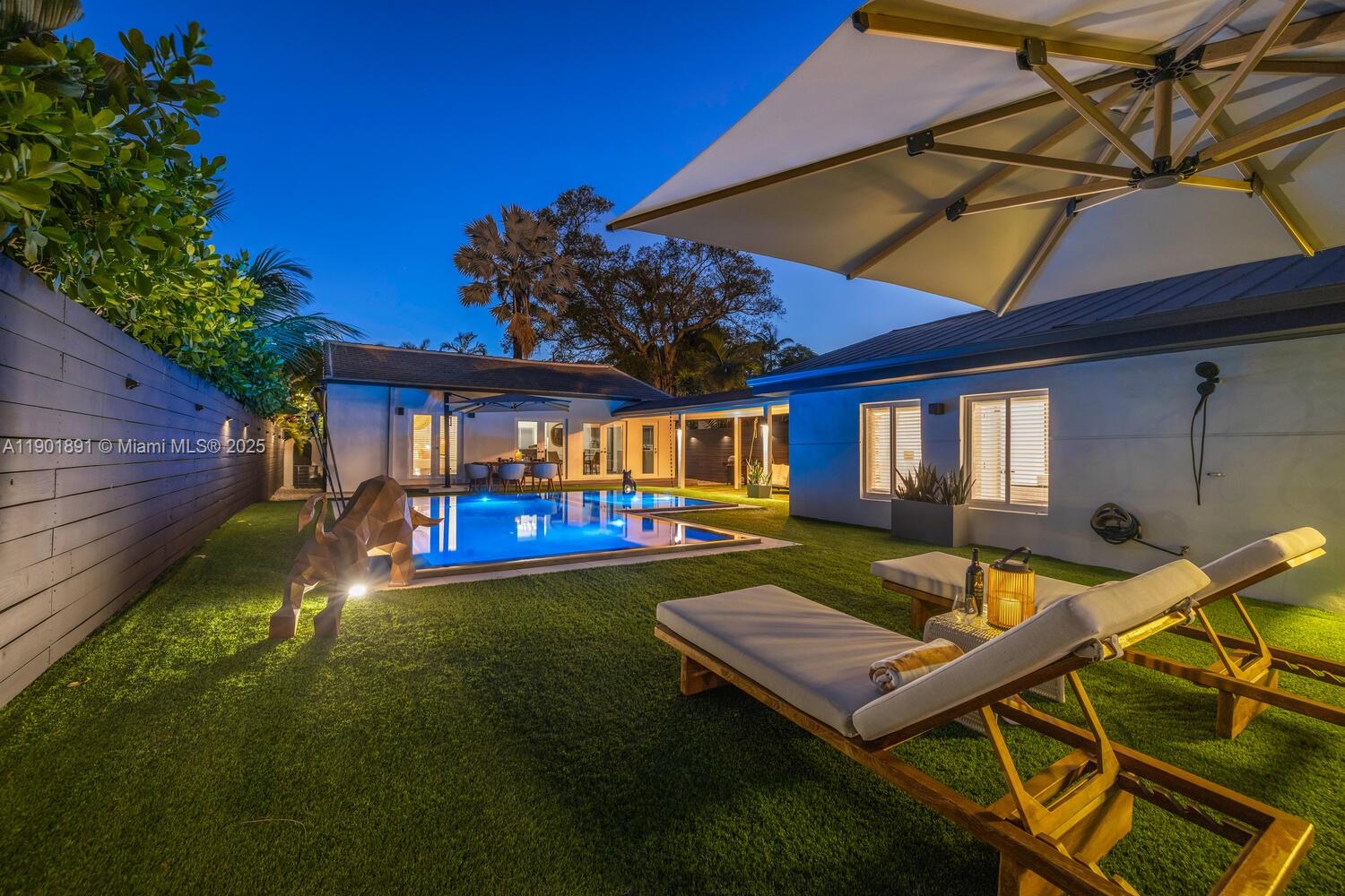 901 NW 7th St Rd Miami, FL 33136