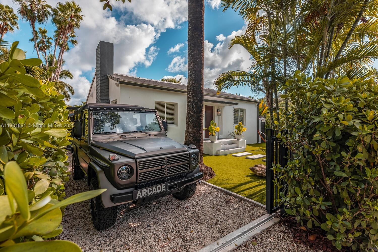 901 NW 7th St Rd Miami, FL 33136