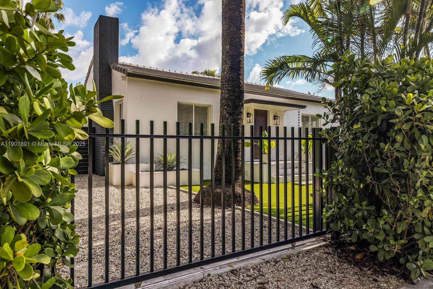 901 NW 7th St Rd Miami, FL 33136