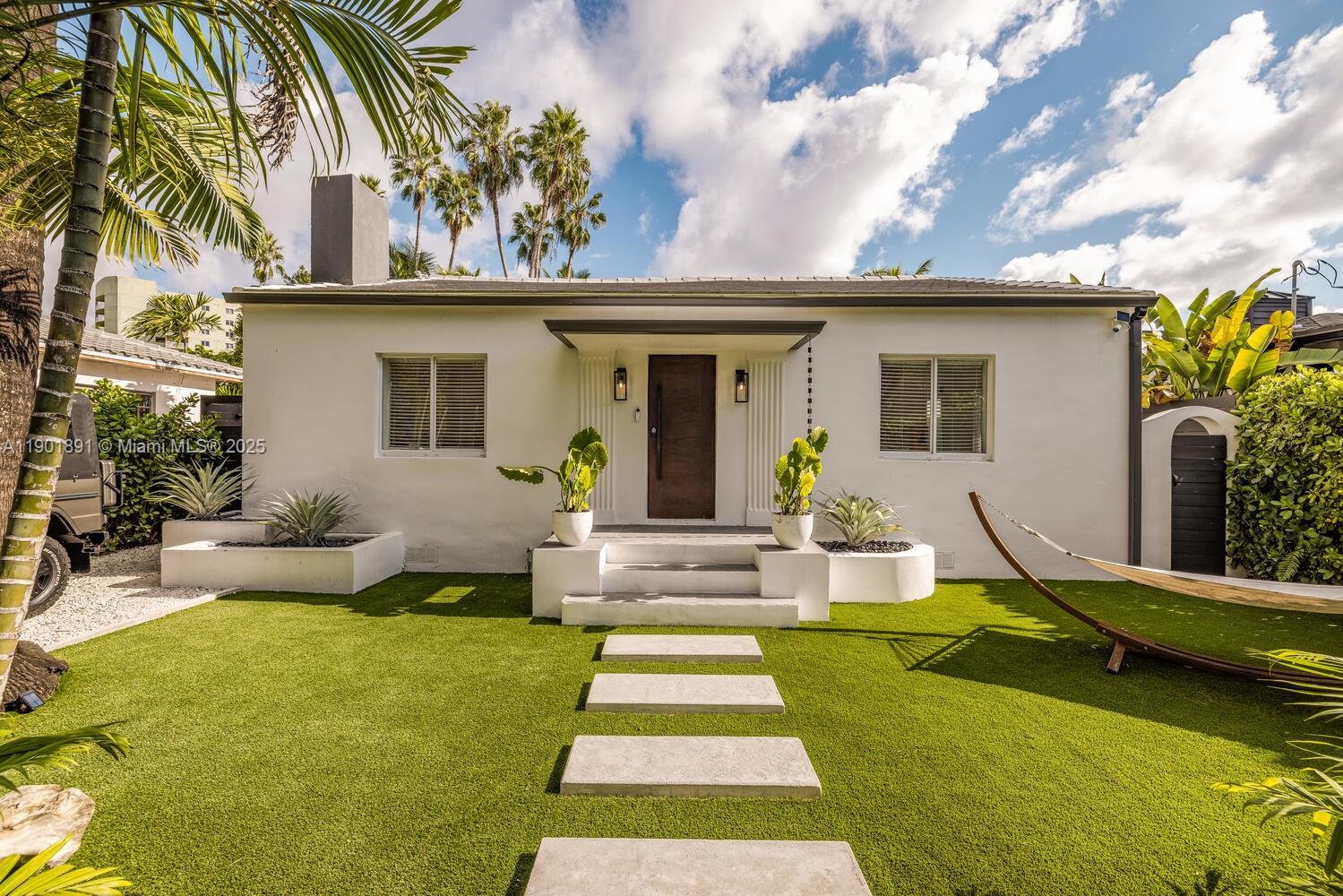 901 NW 7th St Rd Miami, FL 33136