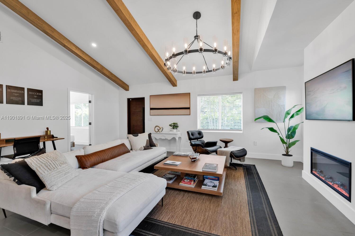 901 NW 7th St Rd Miami, FL 33136