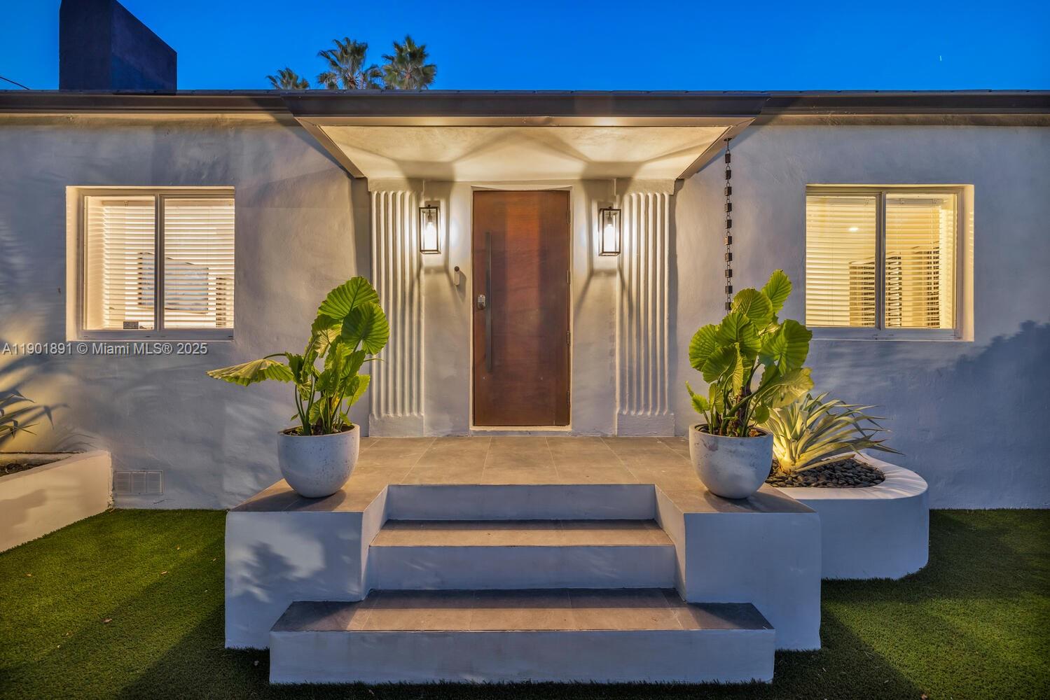 901 NW 7th St Rd Miami, FL 33136