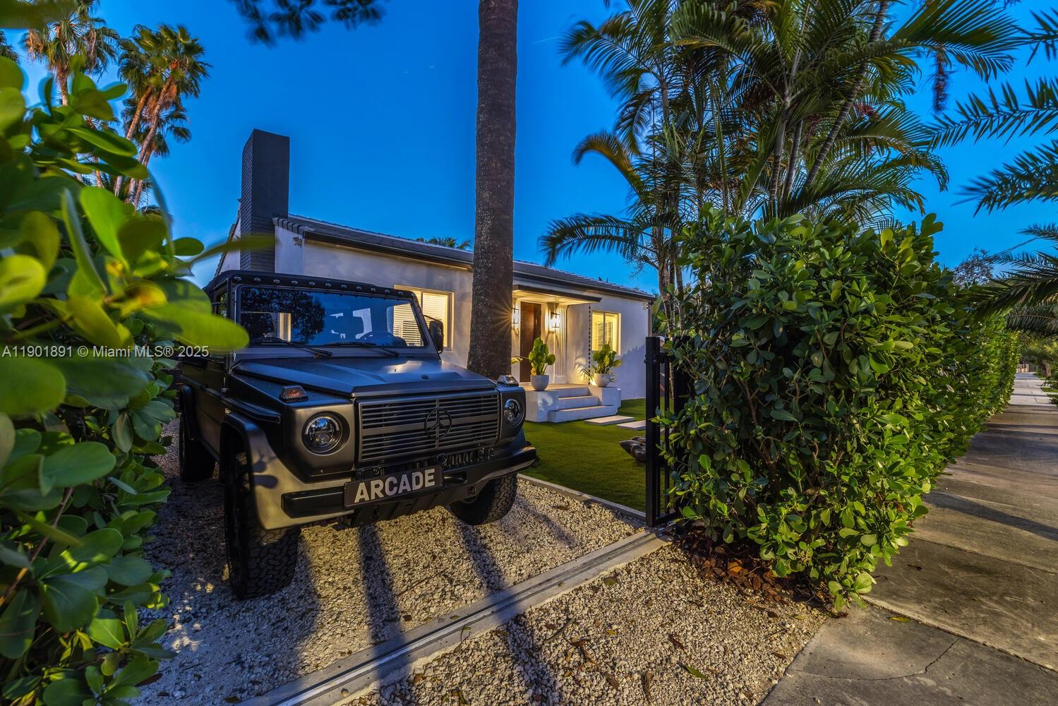 901 NW 7th St Rd Miami, FL 33136