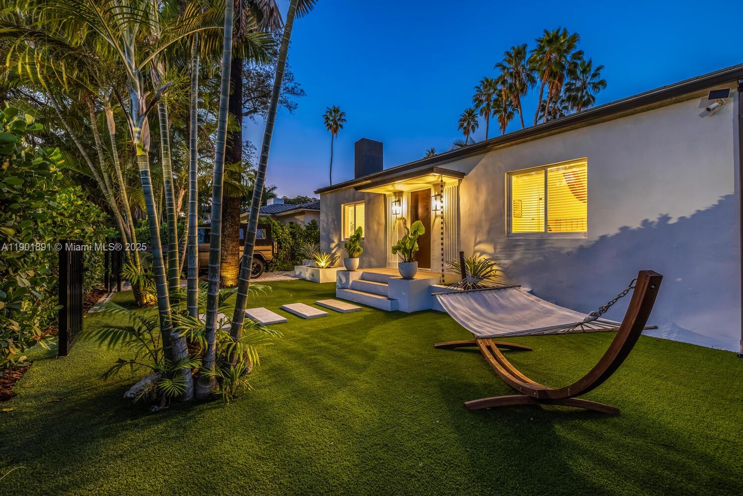 901 NW 7th St Rd Miami, FL 33136