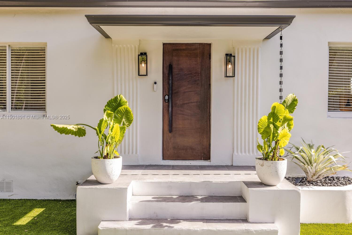 901 NW 7th St Rd Miami, FL 33136