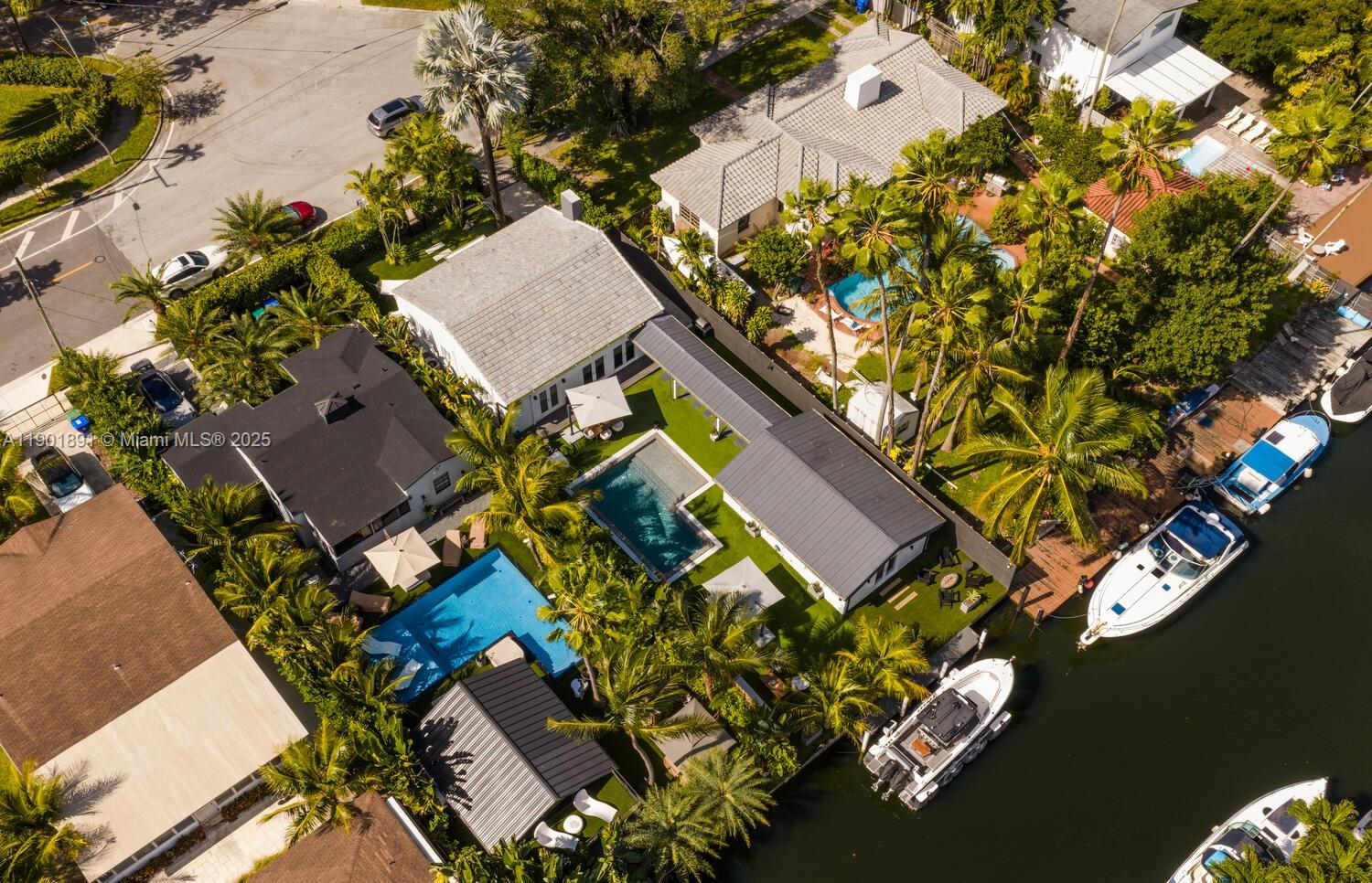 901 NW 7th St Rd Miami, FL 33136