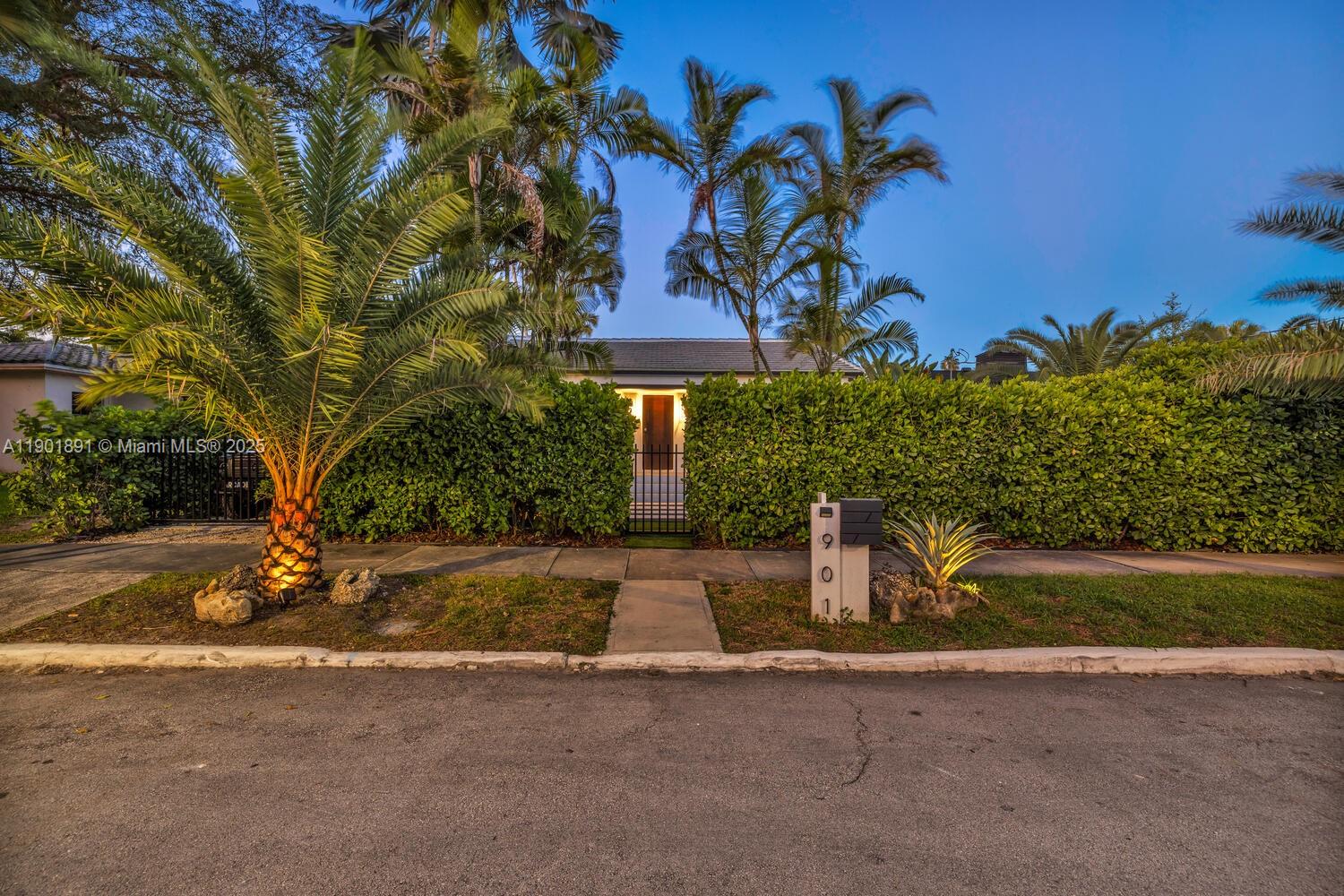 901 NW 7th St Rd Miami, FL 33136