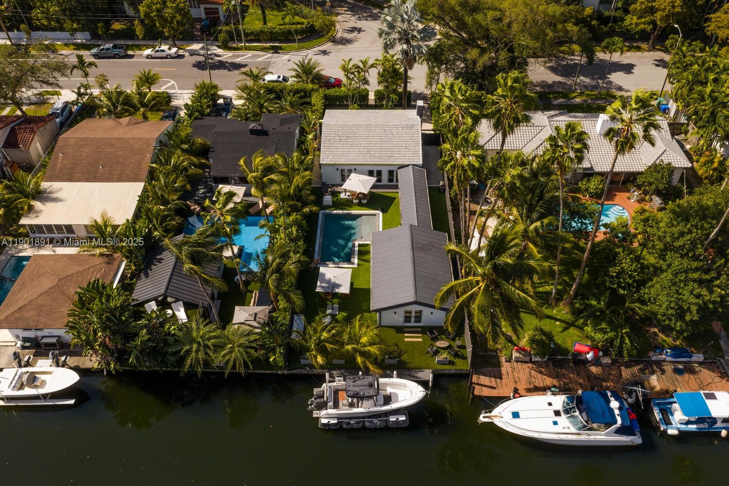 901 NW 7th St Rd Miami, FL 33136