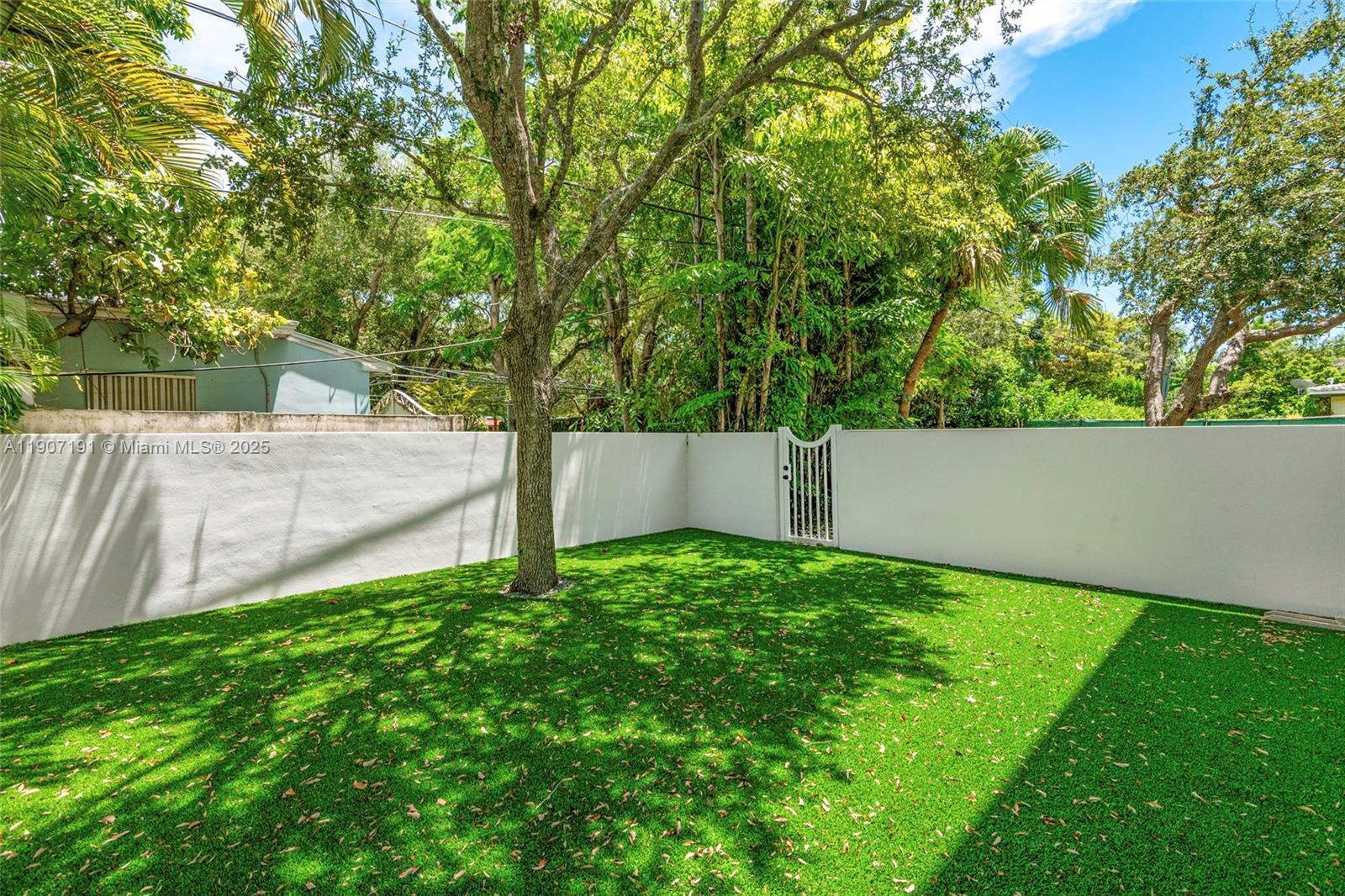 7745 SW 54th Ave Miami, FL 33143