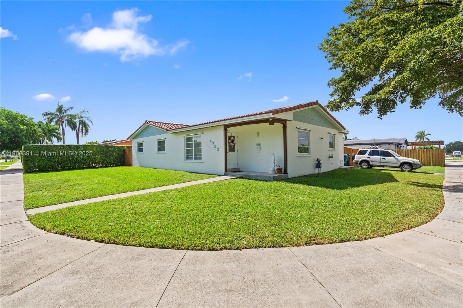 4752 SW 127th Ct