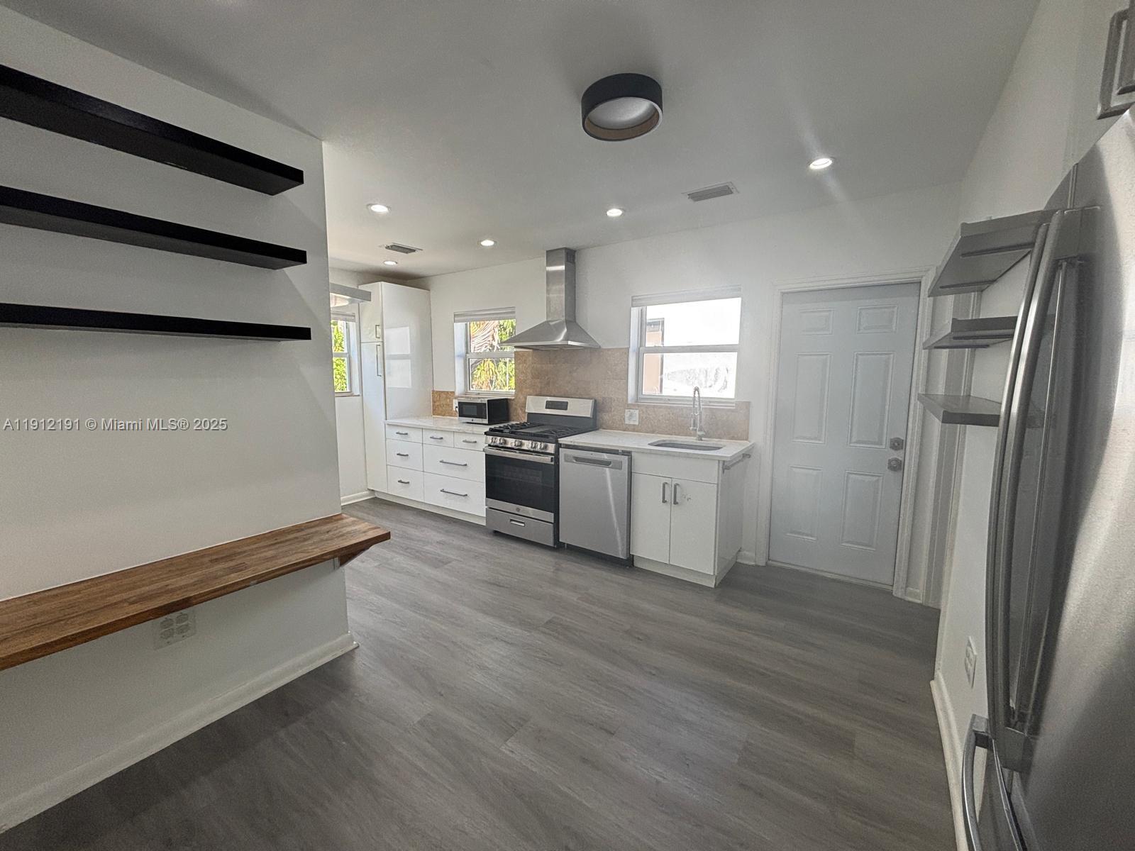 9324 Byron Ave Surfside, FL 33154