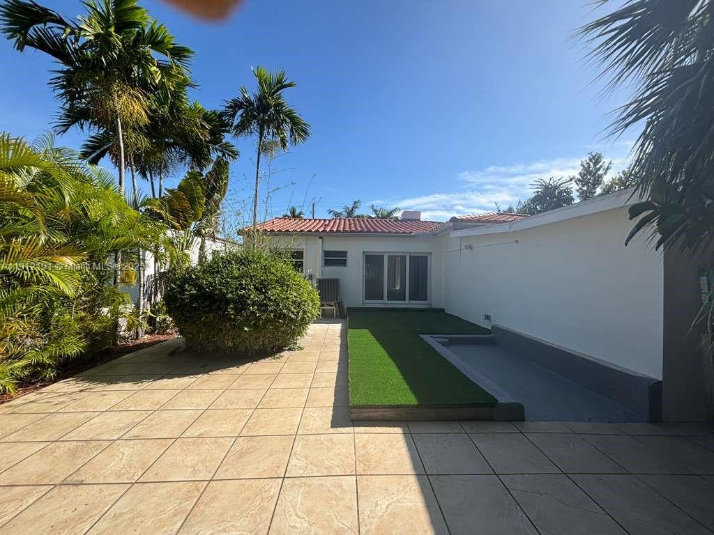 9324 Byron Ave Surfside, FL 33154