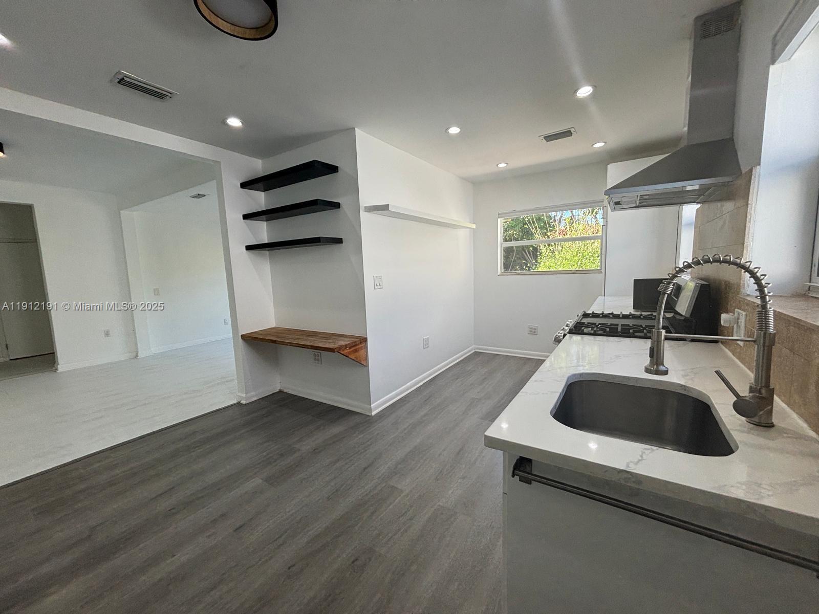 9324 Byron Ave Surfside, FL 33154