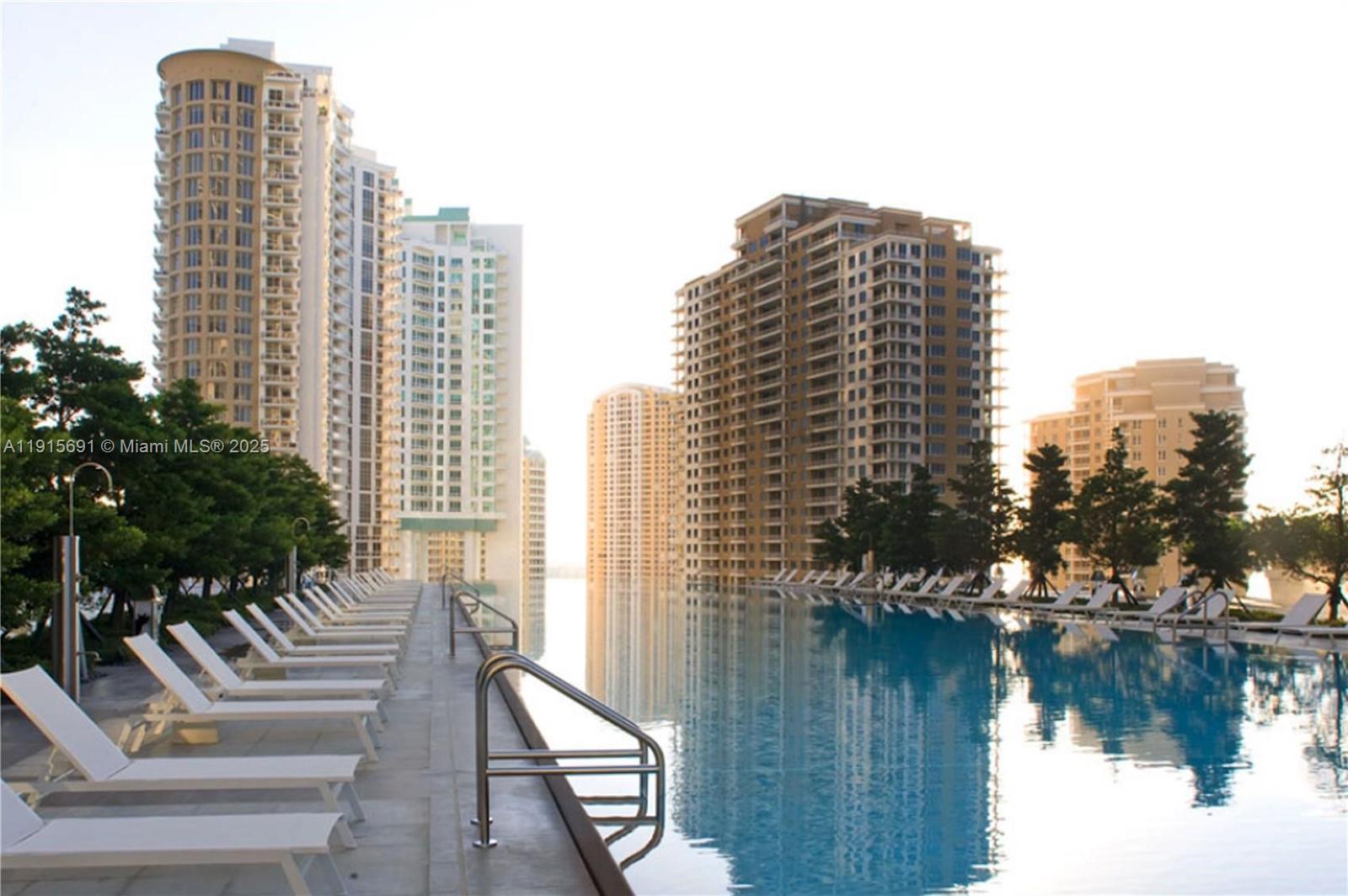 image Icon Brickell21