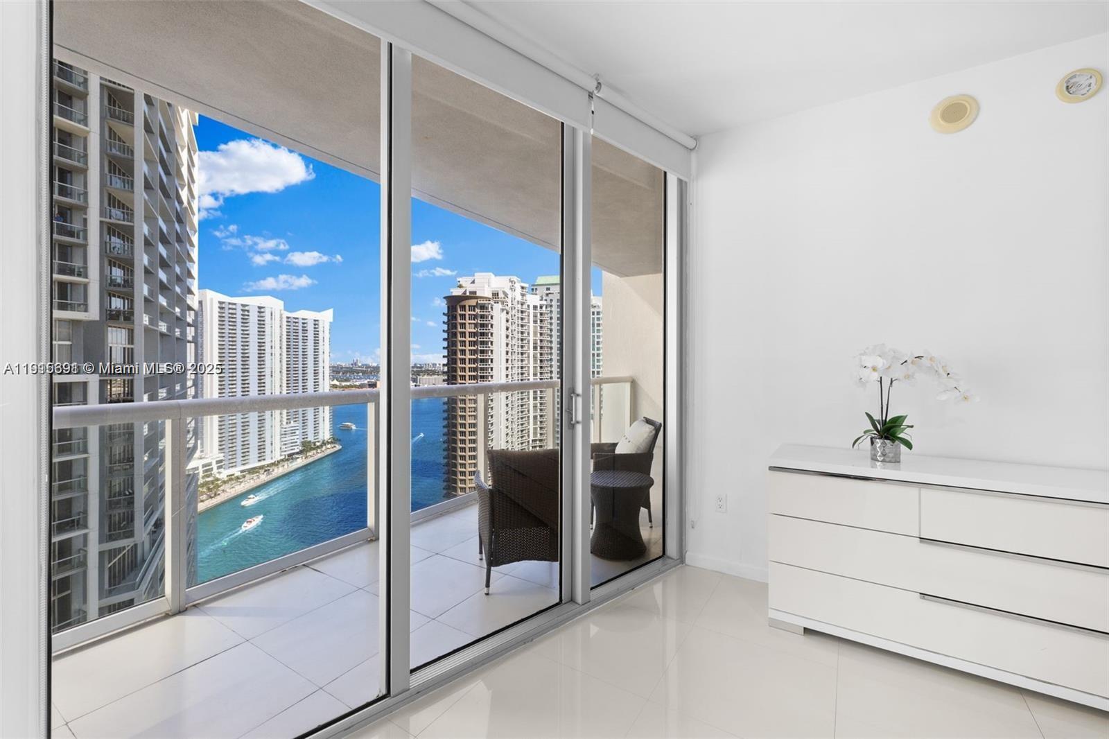 image Icon Brickell7