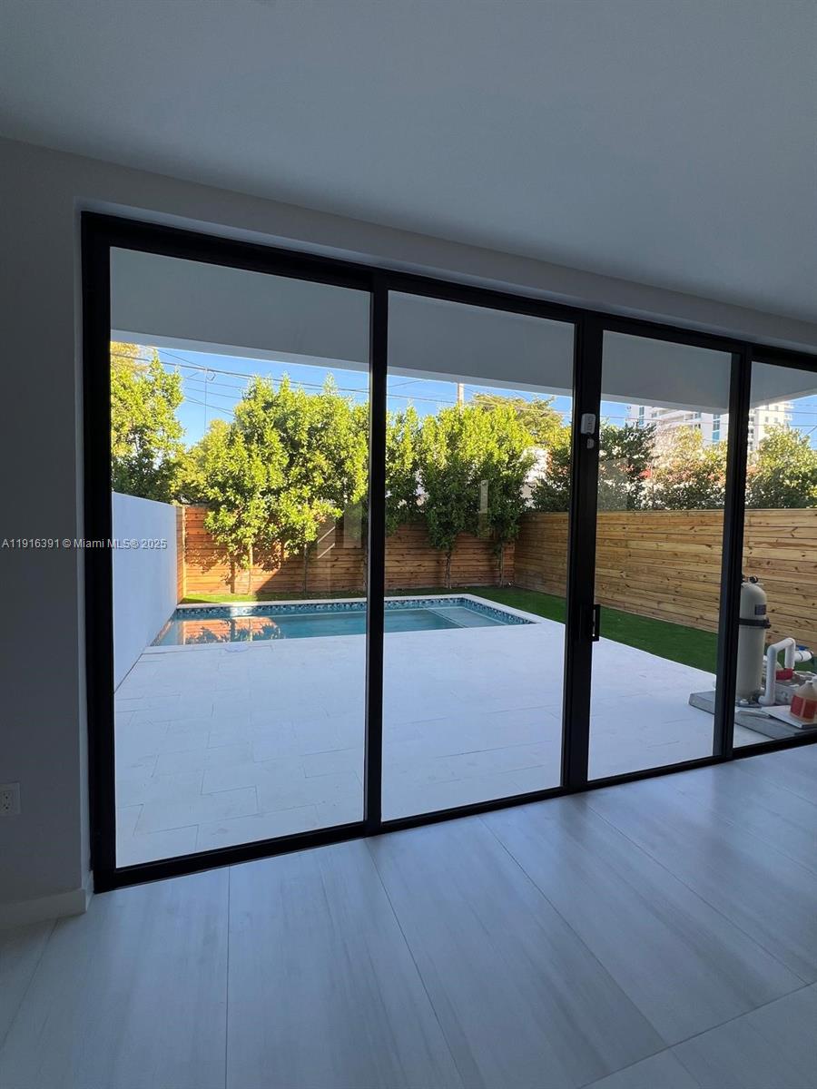 1531 SW 22th Ter Miami, FL 33145