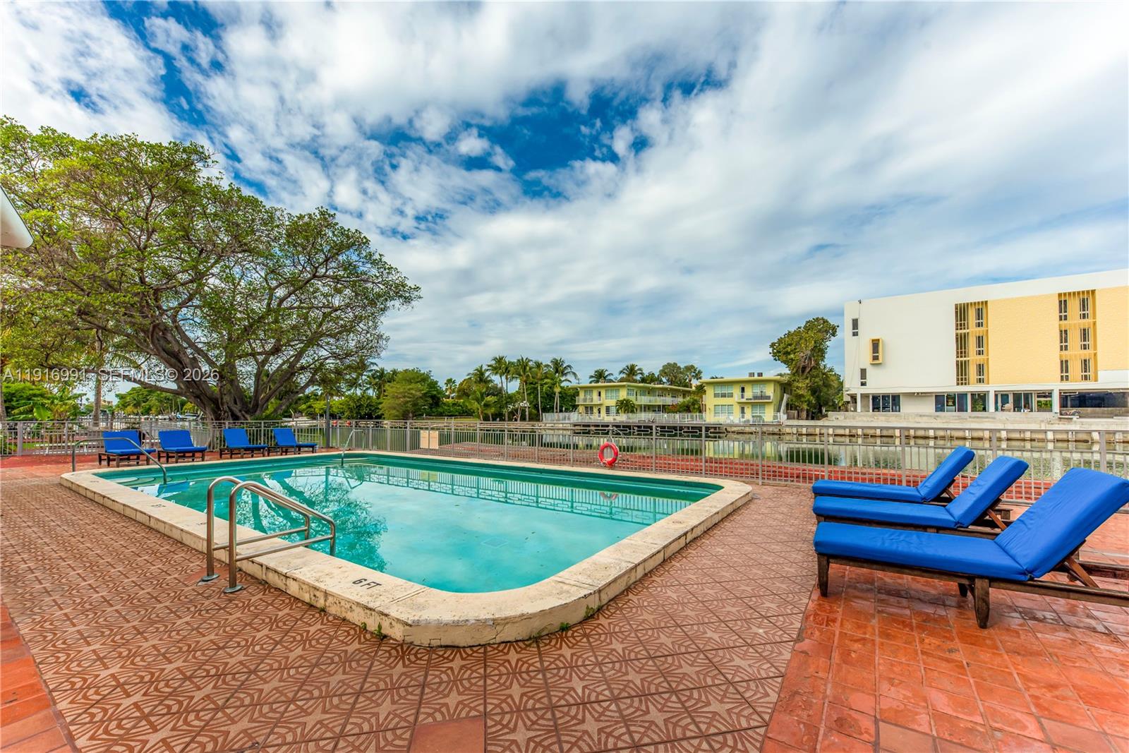 1255 Marseille Dr #125