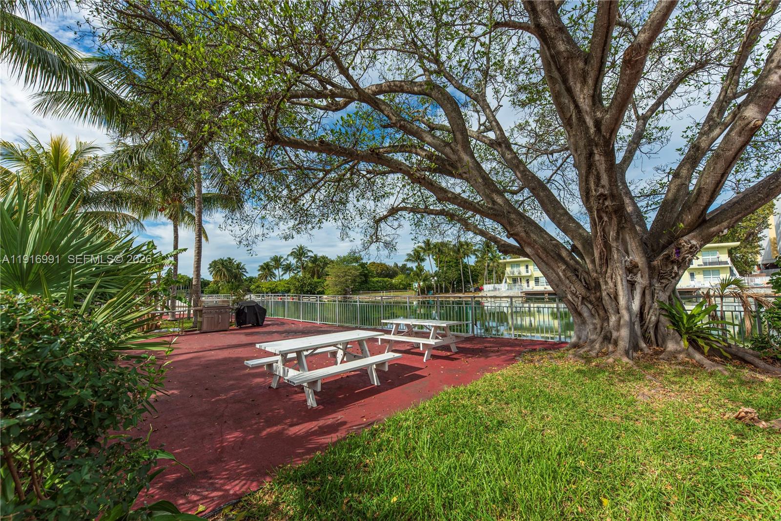 1255 Marseille Dr #125 Miami Beach, FL 33141