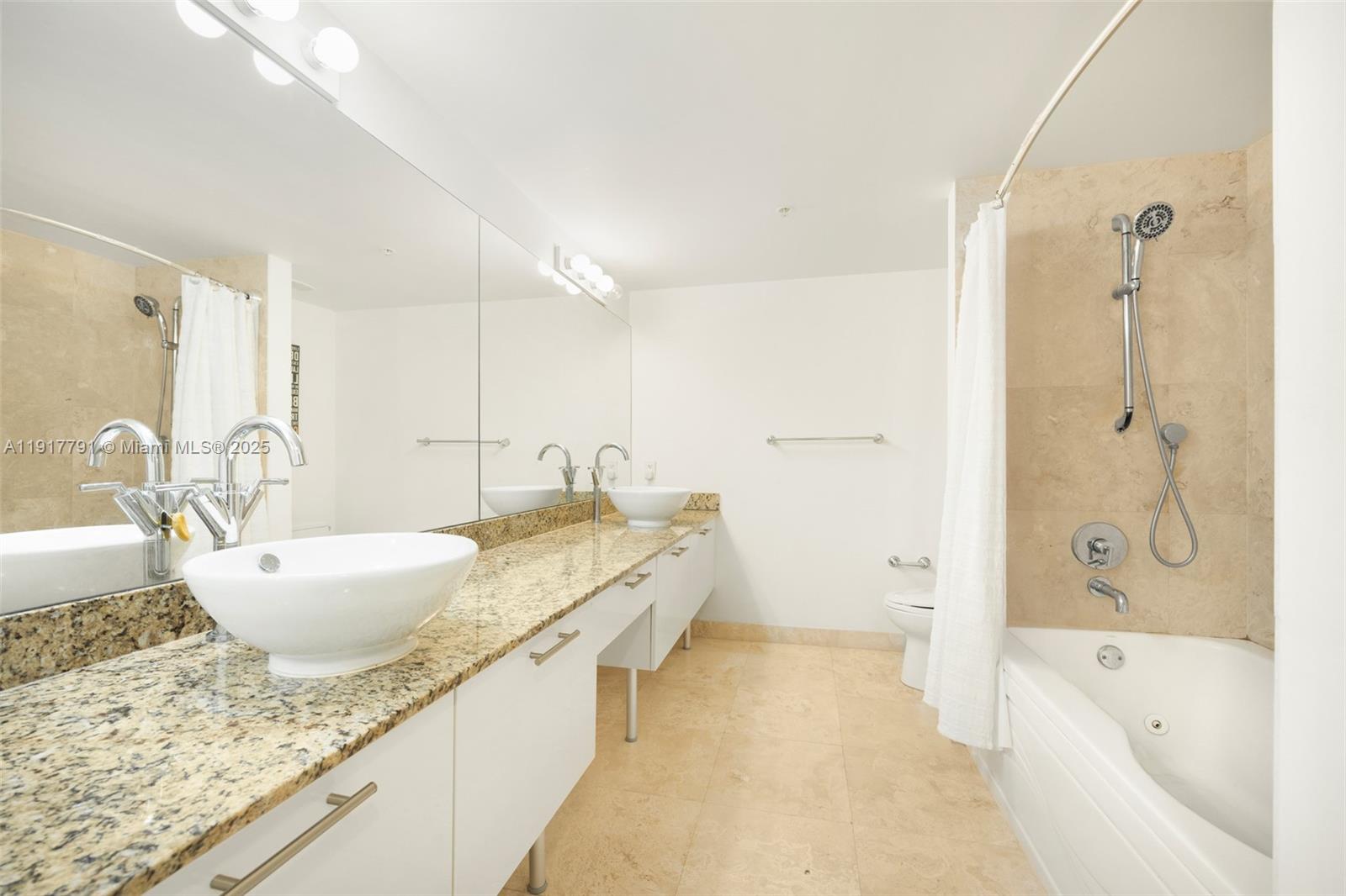 41 SE 5th St #1210 Miami, FL 33131