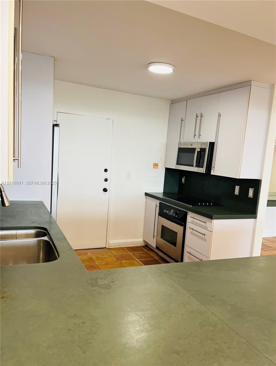 1 Grove Isle Dr #A405 Miami, FL 33133