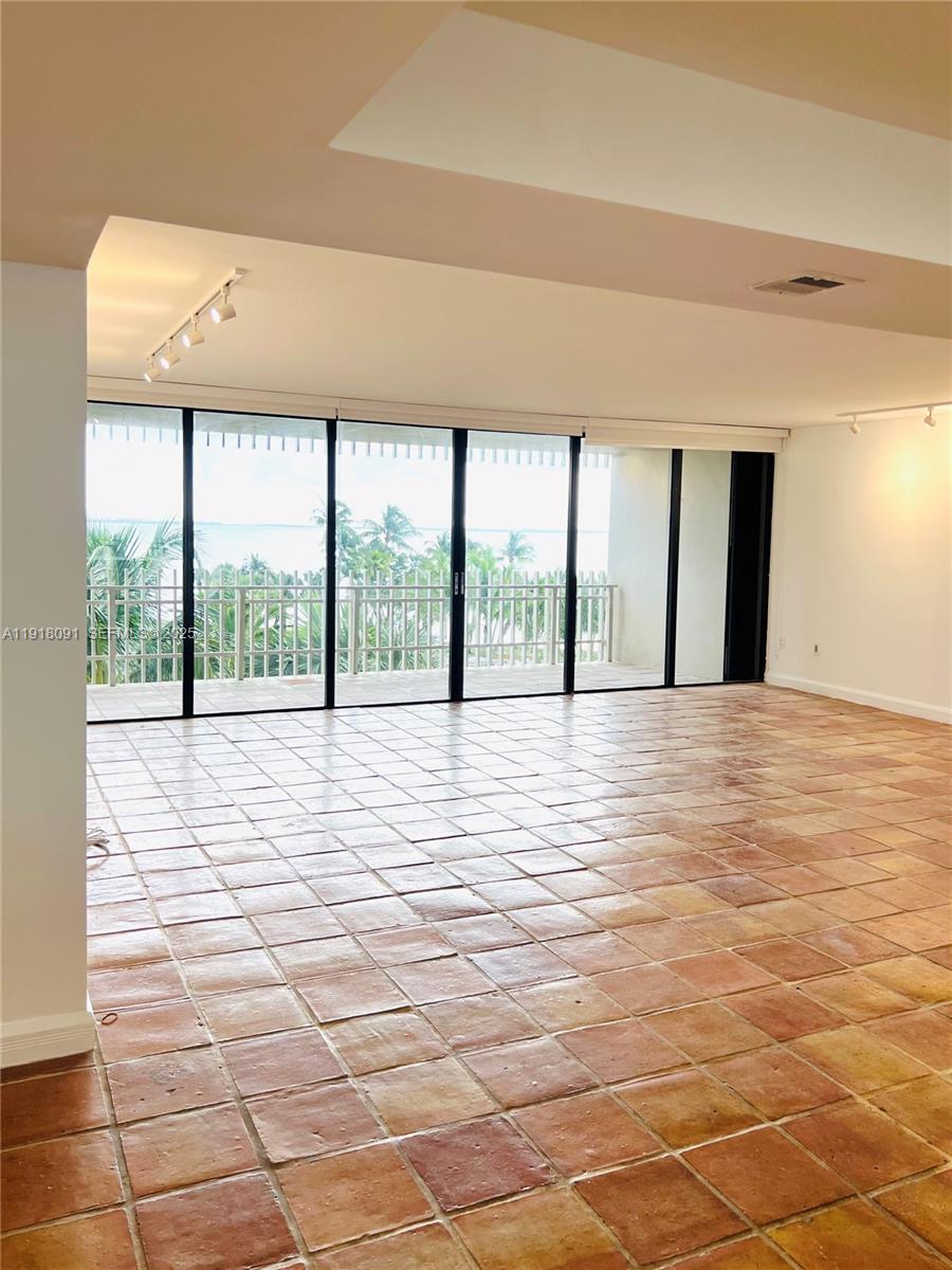 1 Grove Isle Dr #A405 Miami, FL 33133