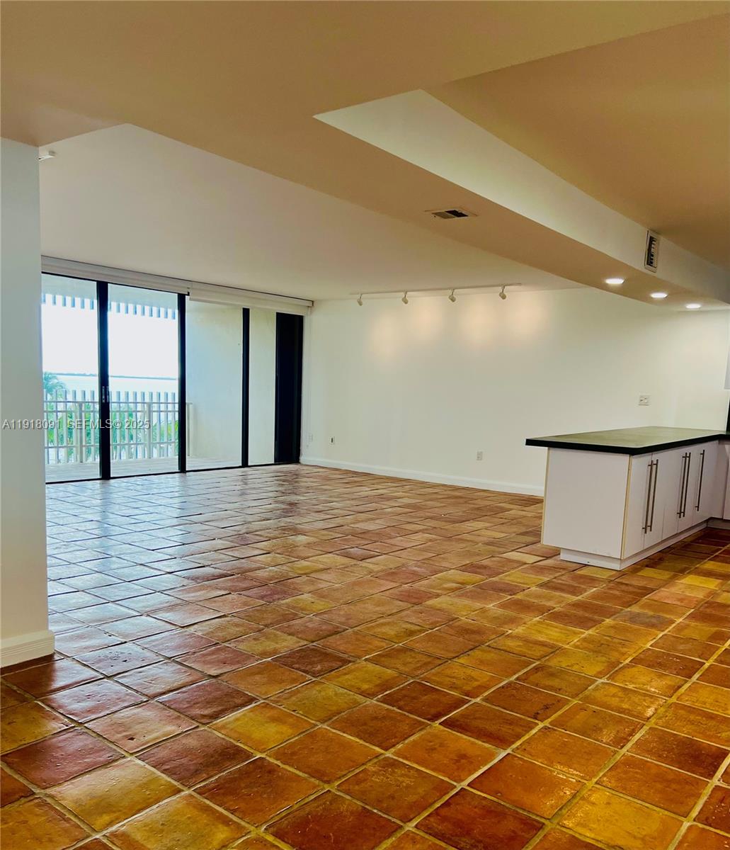 1 Grove Isle Dr #A405 Miami, FL 33133