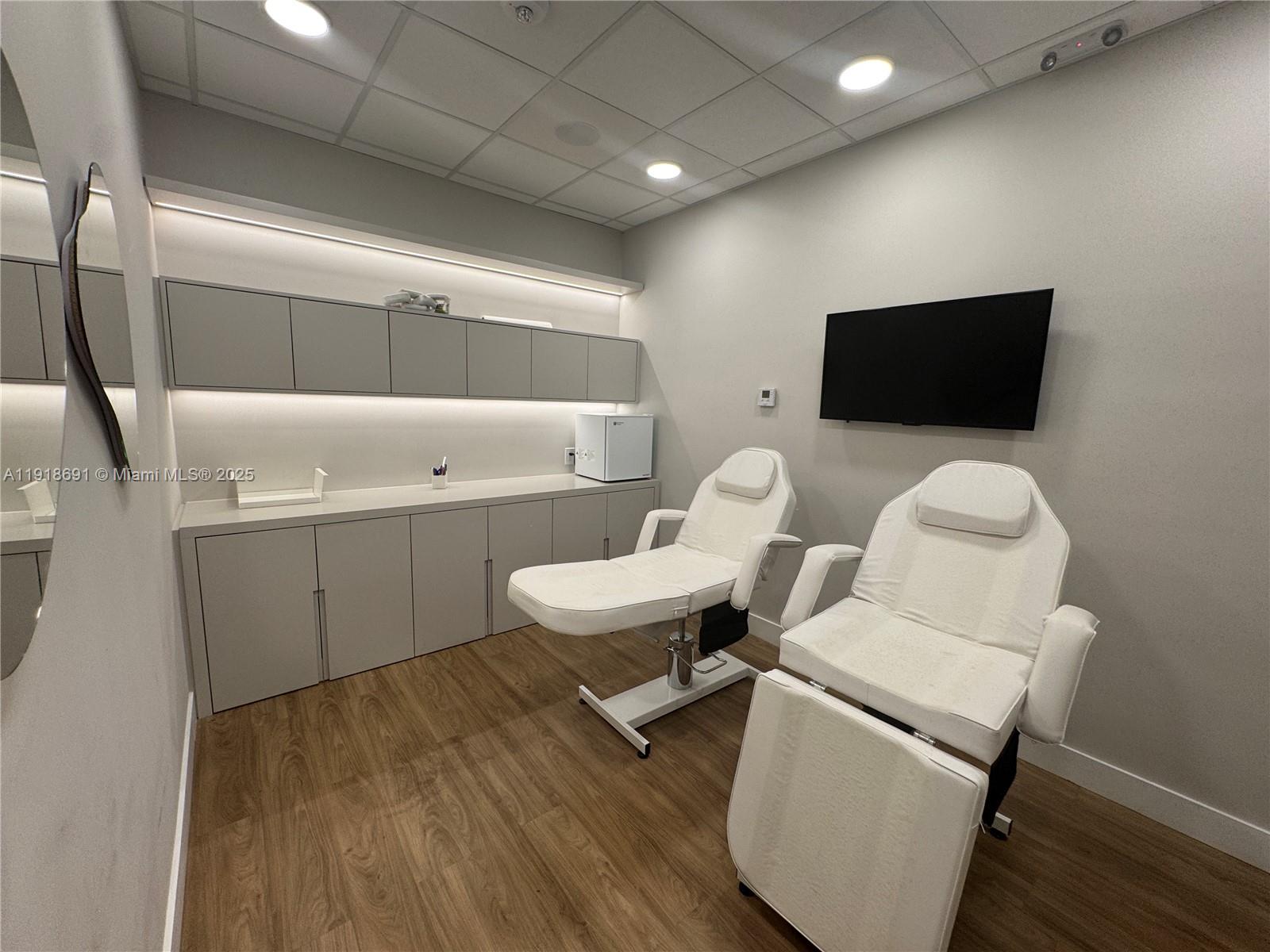 2820 NE 214th St #1004